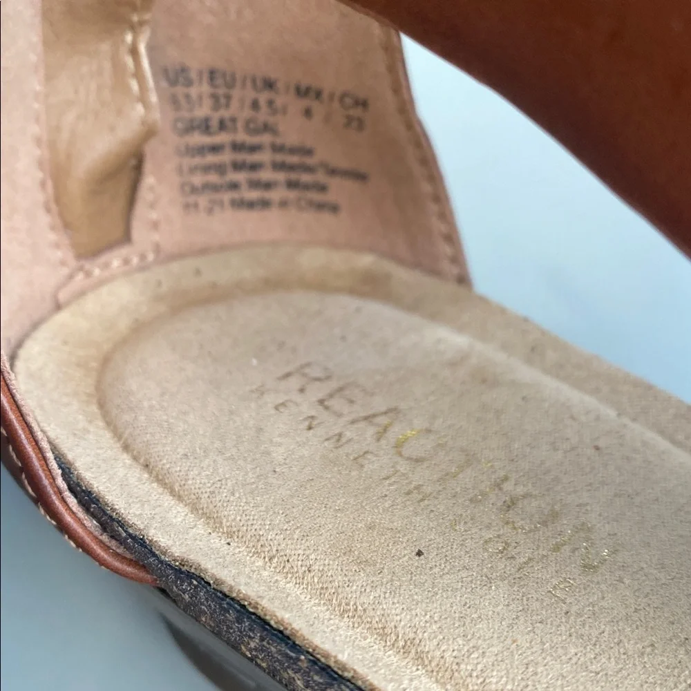 Reaction Kenneth Cole excellent used